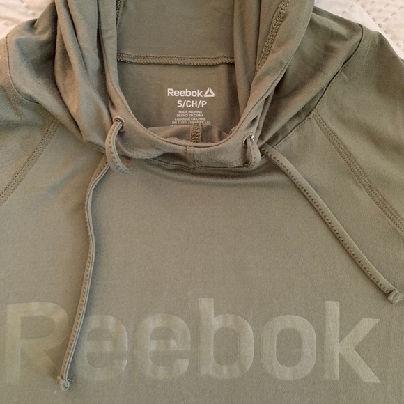 Reebok Sweatshirt - Picture 2 of 5